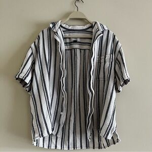 American Eagle Outfitters Black and White Striped Shirt